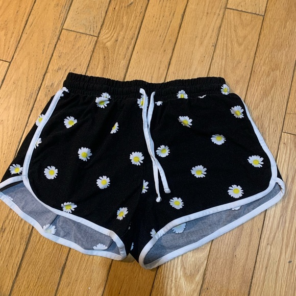 Streetwear Active Flower Shorts - Picture 1 of 2